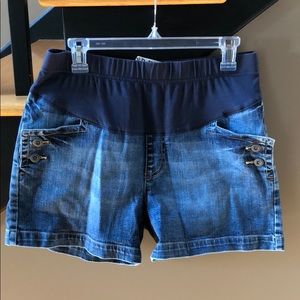 Old Navy Maternity shorts size medium